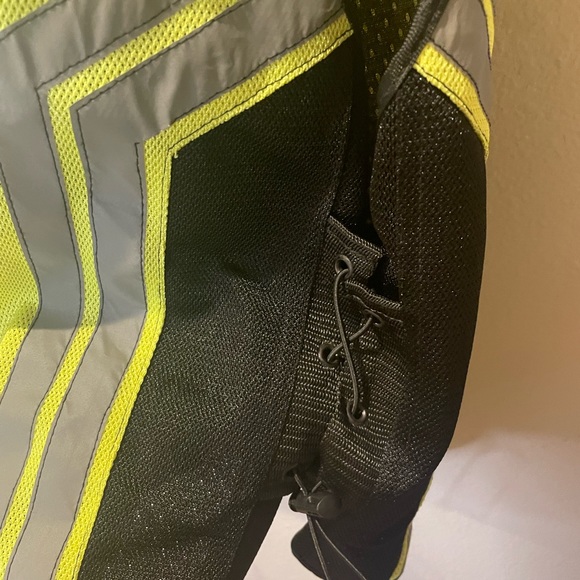 First Racing Military Grade Safety Vest - Picture 6 of 9
